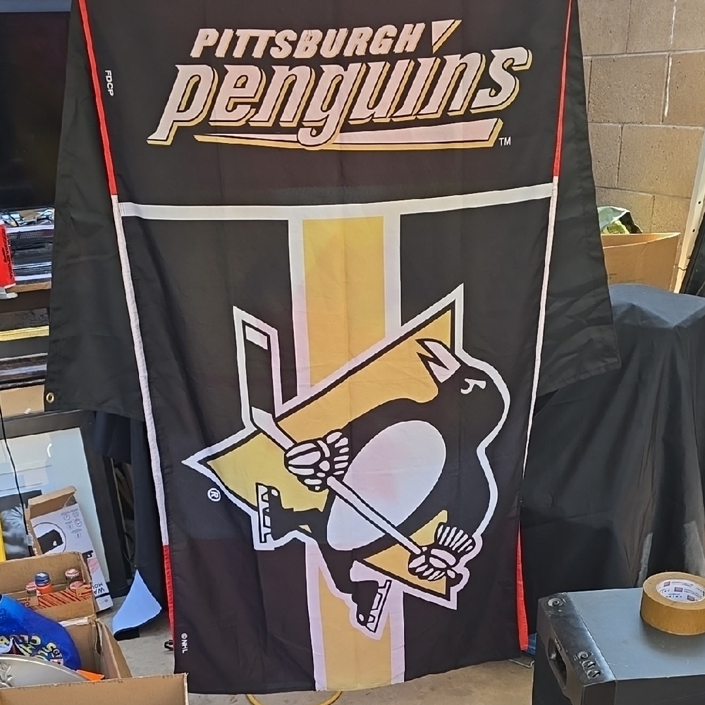 Pittsburgh Penguins Black and Gold Banner